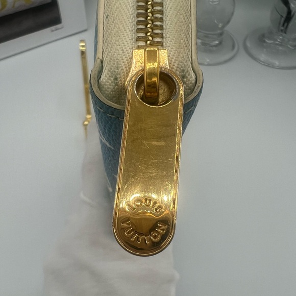 Louis Vuitton LV Rare “By the Pool” Large Zippy Wallet - with COA - Picture 9 of 16